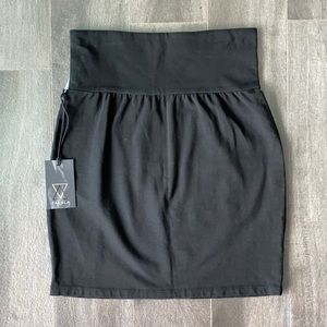 Women’s’ Aritiza black pencil skirt